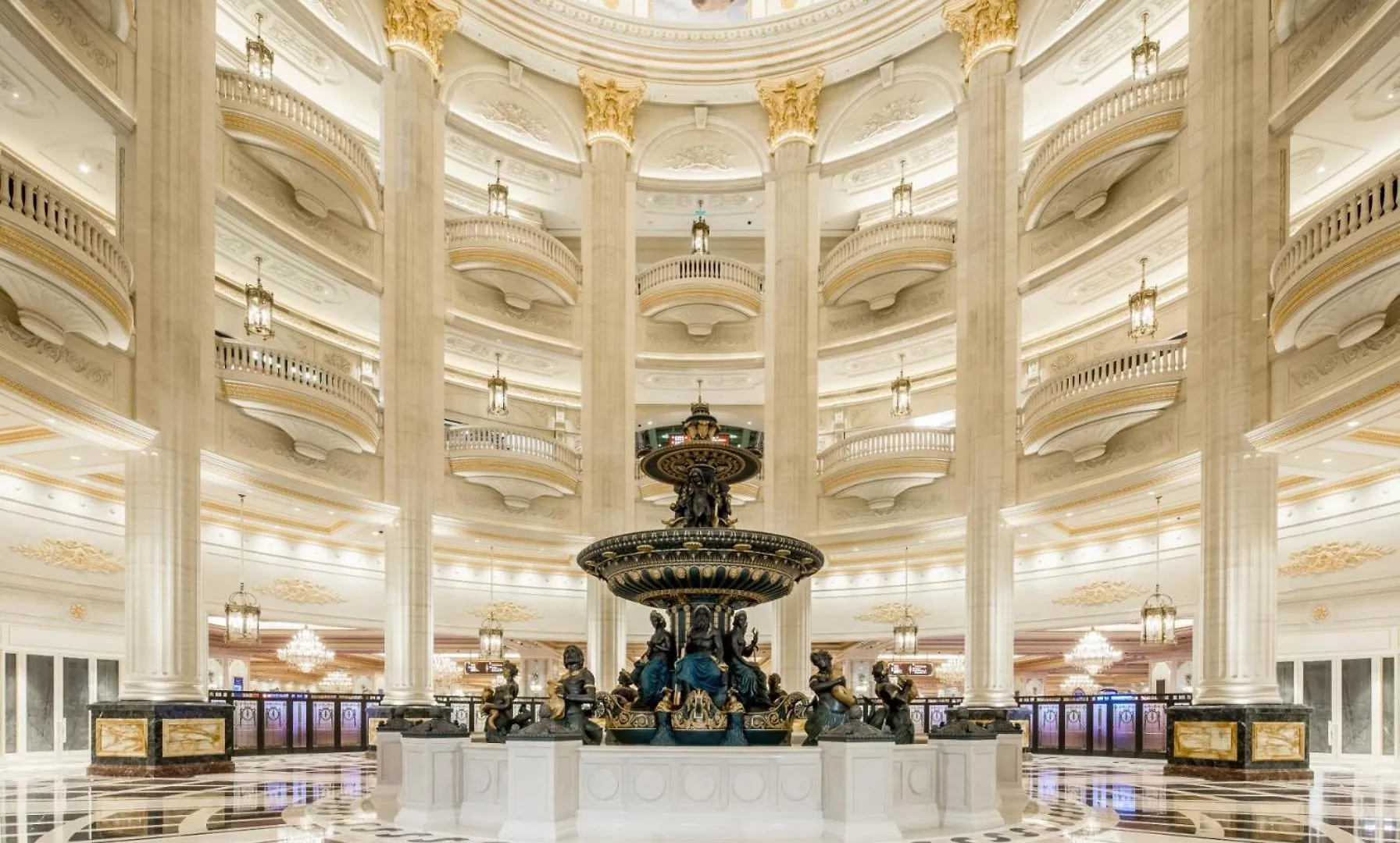 *****  Parisian Macao Hotel Κίνα