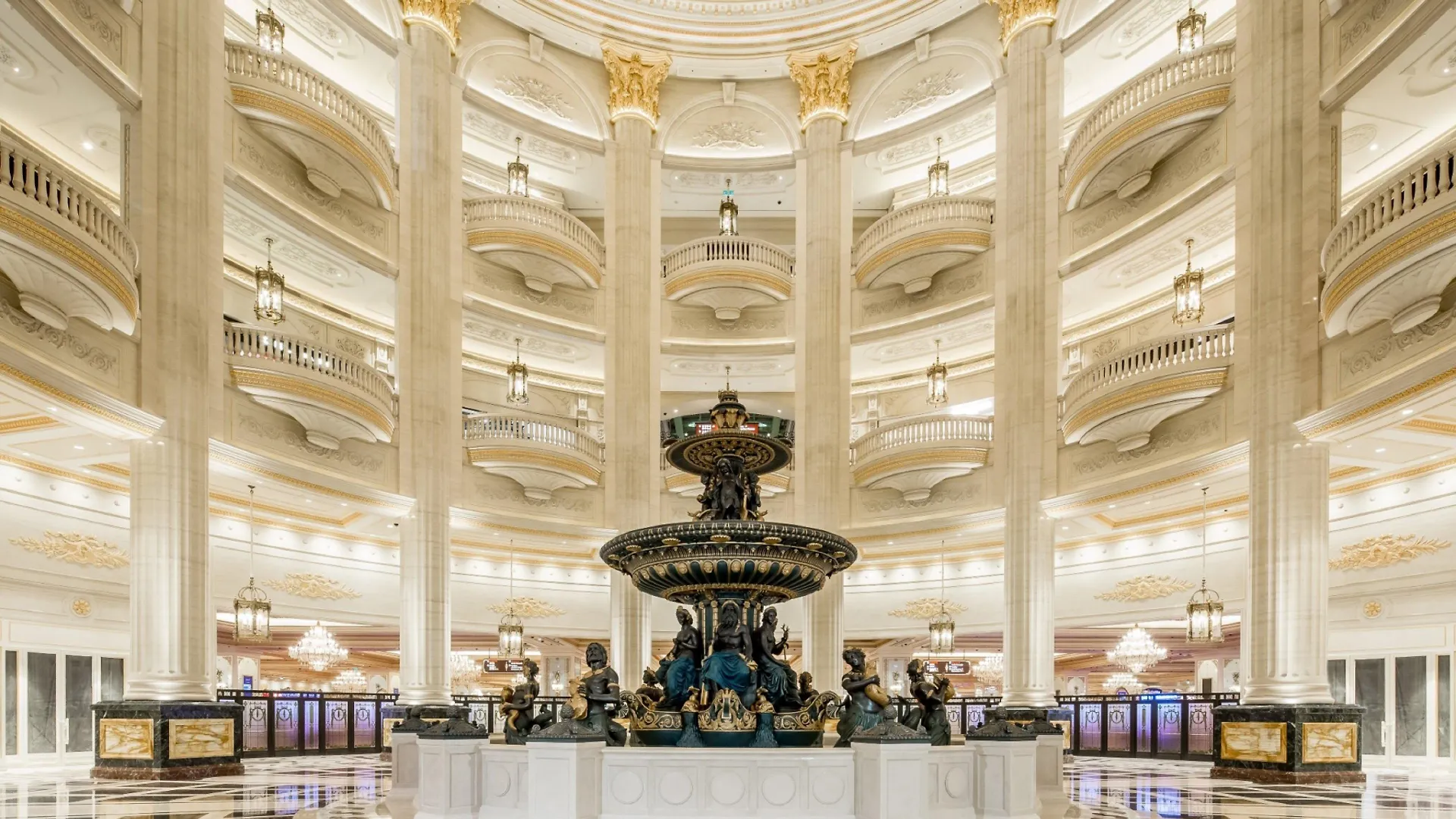 *****  Parisian Macao Hotel China